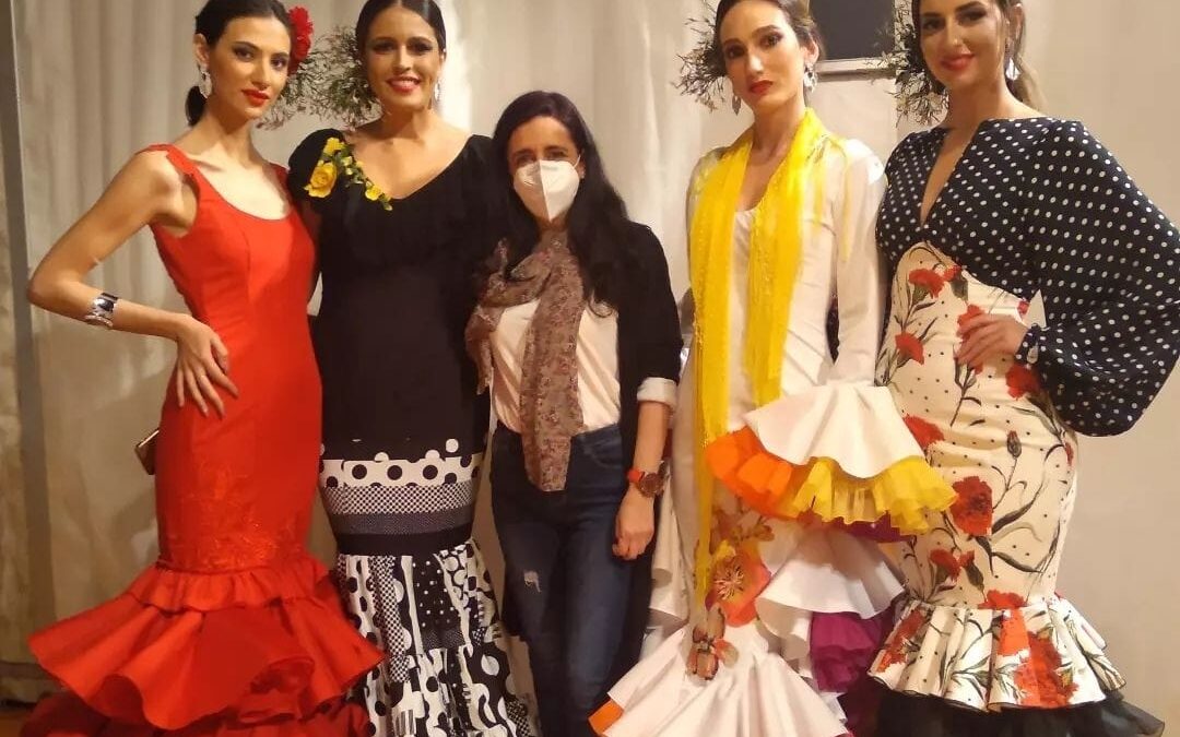 La diseñadora arcense Irene D. Bernal participa este domingo en el certamen ‘Volantes Cádiz’