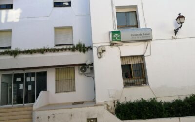 La delegada territorial de Salud visita el centro de salud de Arcos de la Frontera