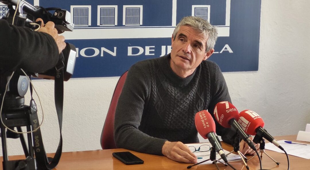 Gambín: “este Ayuntamiento hace obras y, además, las paga”