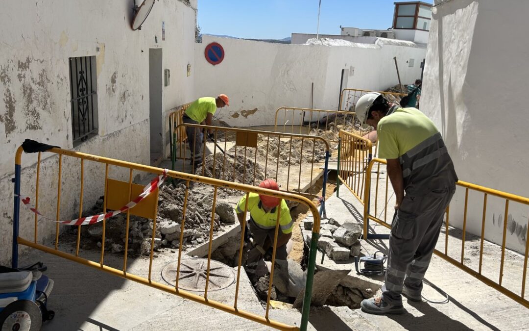 Aqualia acomete la reposición de las redes de suministro y saneamiento de aguas en Peña Vieja