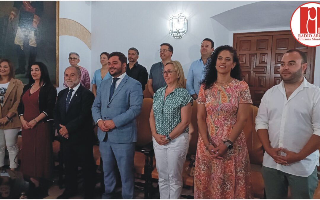 PP y AIPRO firman un pacto de gobierno para la próxima legislatura