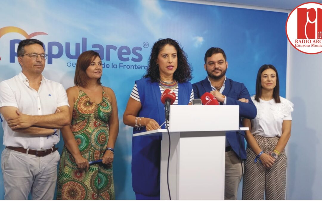 La candidata del PP al Congreso, Nieves Huertas, pide en Arcos el voto para Núñez Feijóo