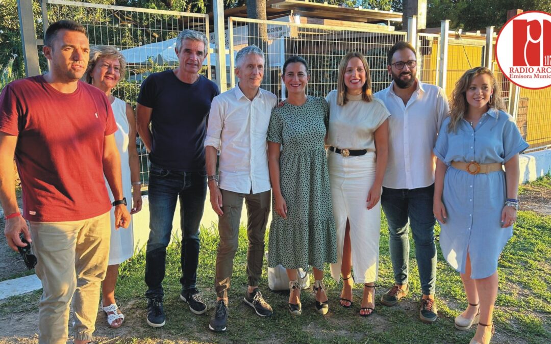 El PSOE de Arcos recibe a Fernando Grande-Marlaska, candidato a Congreso por Cádiz
