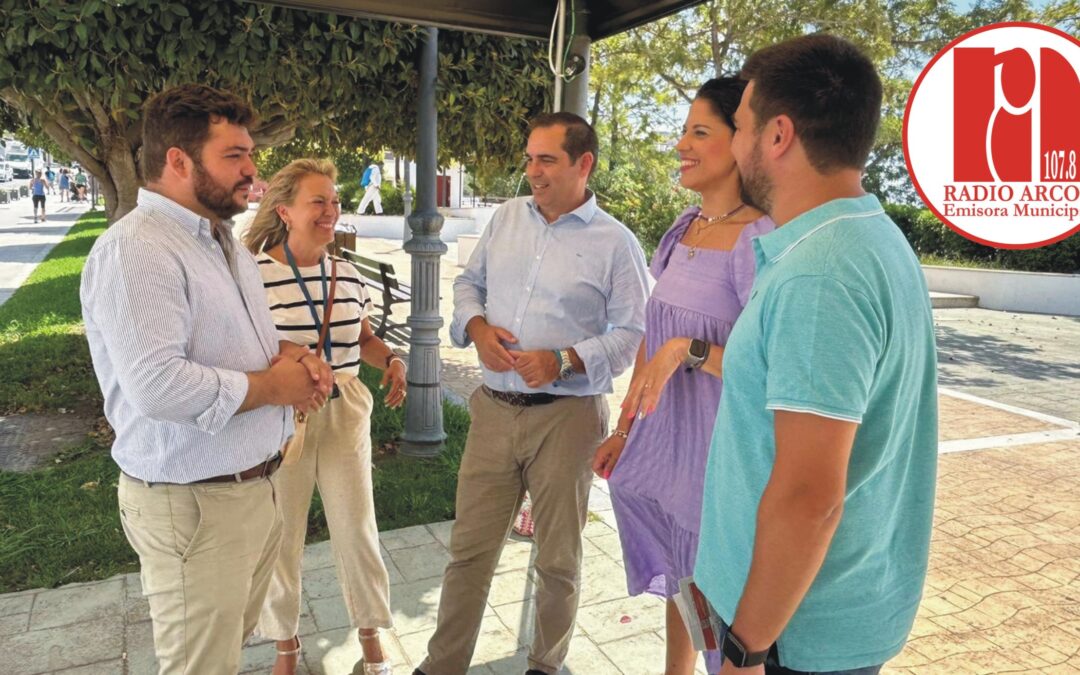 Miguel Rodríguez junto al candidato provincial del PP Pedro Gallardo comienzan la campaña electoral del partido en Arcos