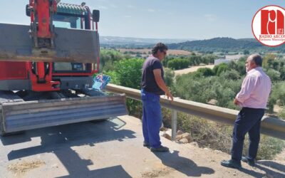 Solventado el desprendimiento aparecido en la carretera debajo de la Peña