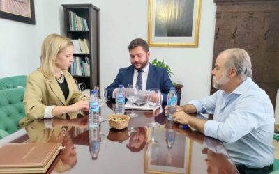 Almudena Martínez visita Arcos y destaca elpapel de la Diputación como “aliada” para el desarrollo del municipio