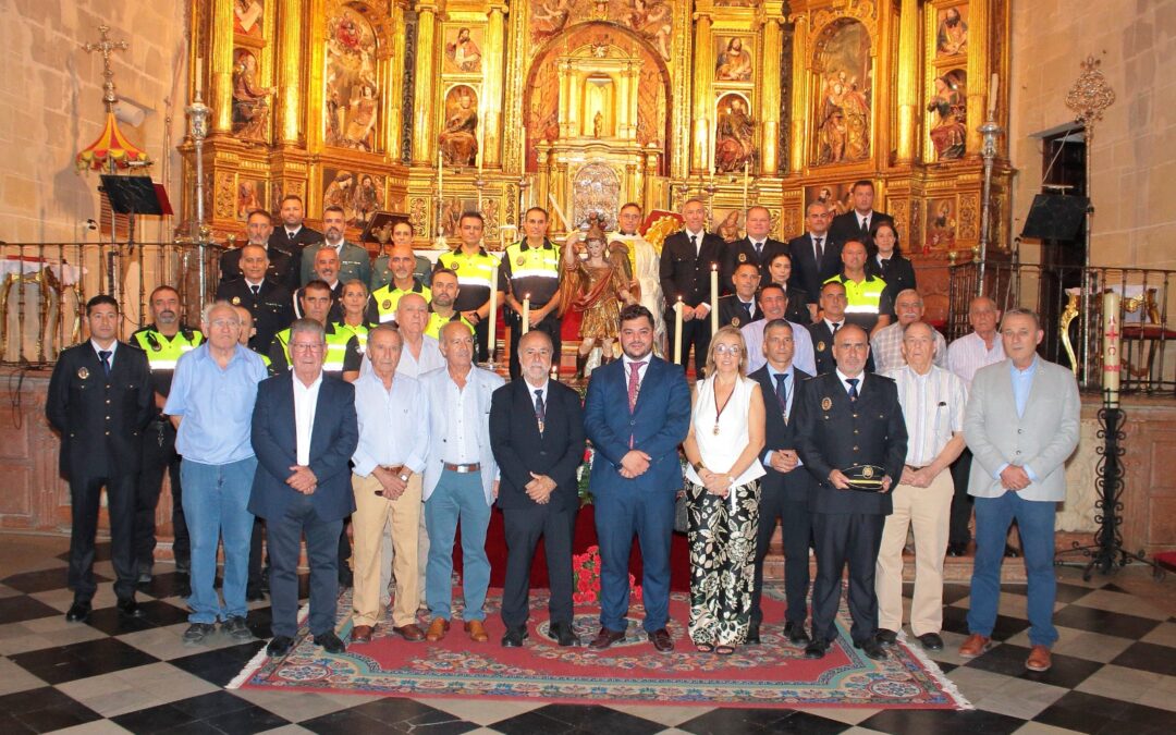 Acto de entrega de honores y condecoraciones a la Policía Local de Arcos