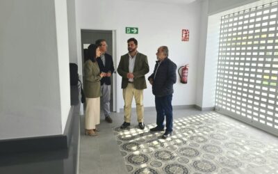 El Ayuntamiento recepciona el kiosco-bar de la piscina municipal de Jédula