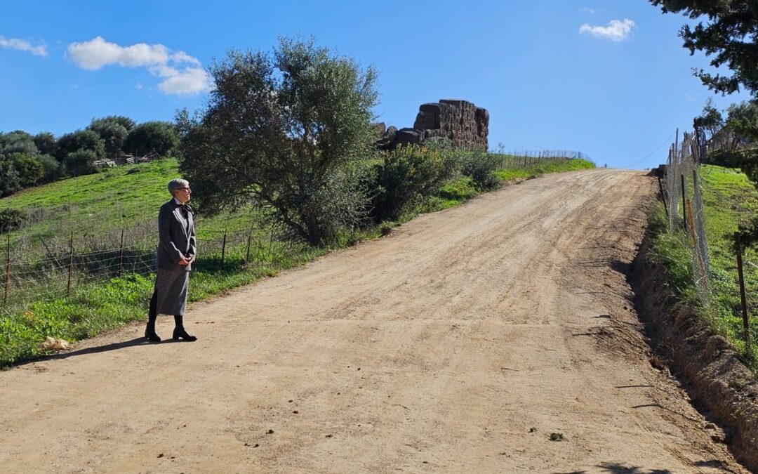 Barriadas Rurales interviene en el acondicionamiento de los tramos de caminos más afectados y en la limpieza de cunetas para evitar inundaciones