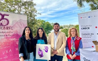 Éxito de participación en el taller de Pintura Reivindicativa impartido por la pintora Mónica de la Rosa, con motivo de la conmemoración del 25N, Día Internacional para la Eliminación de la Violencia Contra las Mujeres