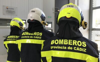 Bomberos de Ubrique y Arcos intervienen en un accidente por salida de vía en la carretera Arcos/El Bosque