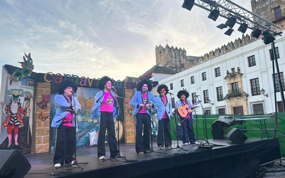El Love y El cabra pregonan el carnaval de Arcos