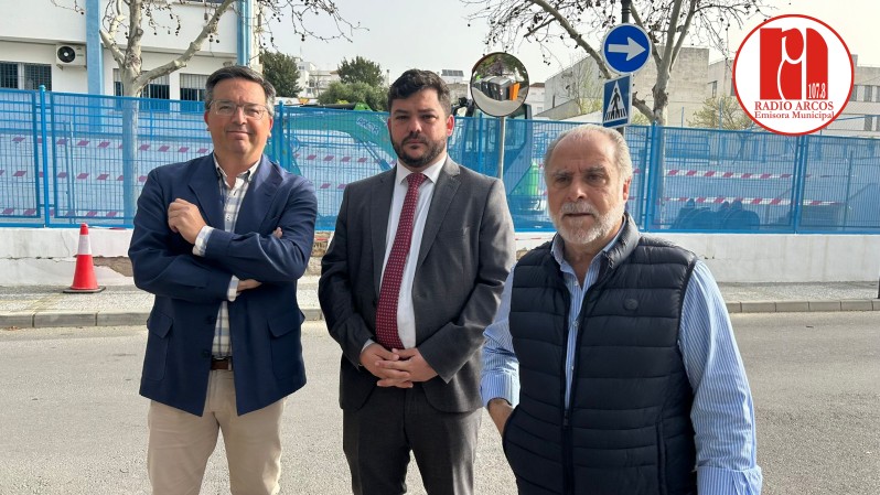 Comienza la obra del arreglo del muro del CEIP Juan Apresa