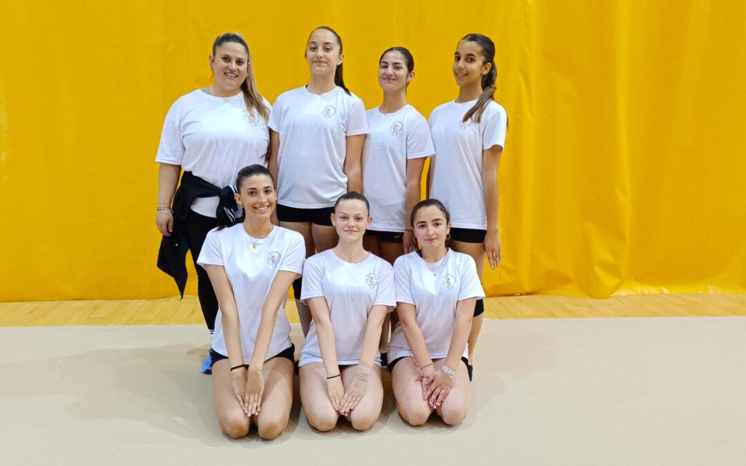 Las Subcampeonas de Andalucía de gimnasia rítmica, categoría promesas, son de Arcos