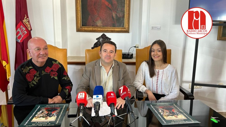 Paco Chamizo presenta la primera escuela de modelos y azafatas de Arcos