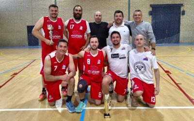 El Club Baloncesto Arcos revalida el título de campeón comarcal