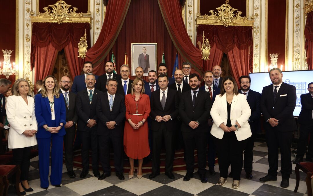 La Diputación de Cádiz homenajea a los hombres y mujeres que han intervenido en la construcción de la sociedad democrática de la provincia
