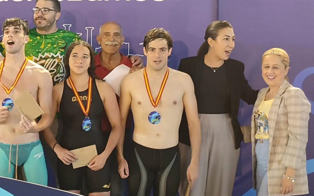 2 medallas de oro, una de plata y otra de bronce para Ángel Belinchón en el V Trofeo Villa de Los Barrios de natación