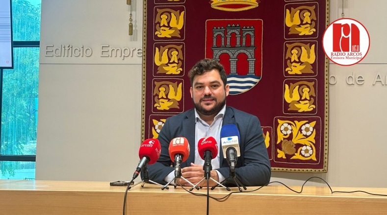 El alcalde asegura que la revisión del precio del agua es obligada y que “las verdades hay que contarlas completas”