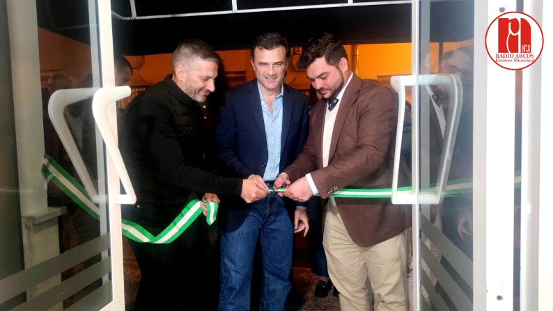 El PP de Arcos inaugura nueva sede en el Portichuelo