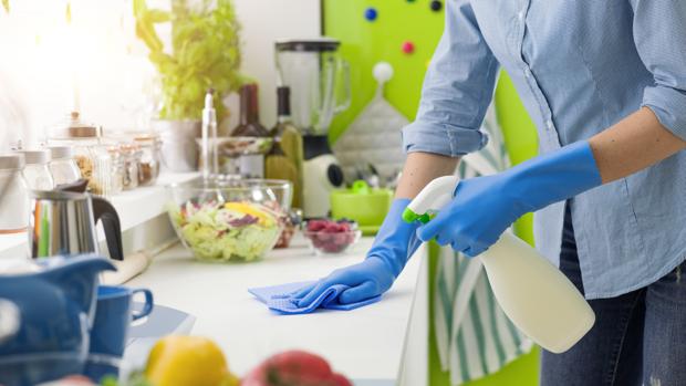 ‘Limpieza y desinfección de utensilios y superficies’, quinto tema del ‘Curso de Manipulador de Alimentos’