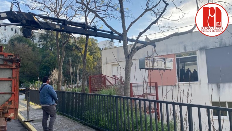 La Delegación de Educación de Arcos asume los gastos de desmontaje, transporte y montaje del equipamiento de cocina para la Escuela de Hostelería del IES Alminares