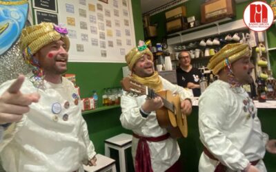 “Aquí muero yo”, el trío que anima las calles de Arcos en este Carnaval 2025