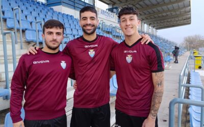 Porrúa, Carretero y Téllez, tres jugadores del Arcos C.F. y un sueño: el ascenso