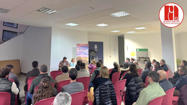 El Ayuntamiento se reúne con los empresarios del Polígono Industrial El Peral