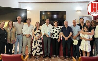 José Luis Esparcia presentó su libro “El universo de Antonio Hernández”