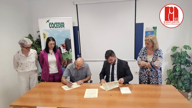 El Ayuntamiento firma un acuerdo para impartir un curso de drones en Jédula