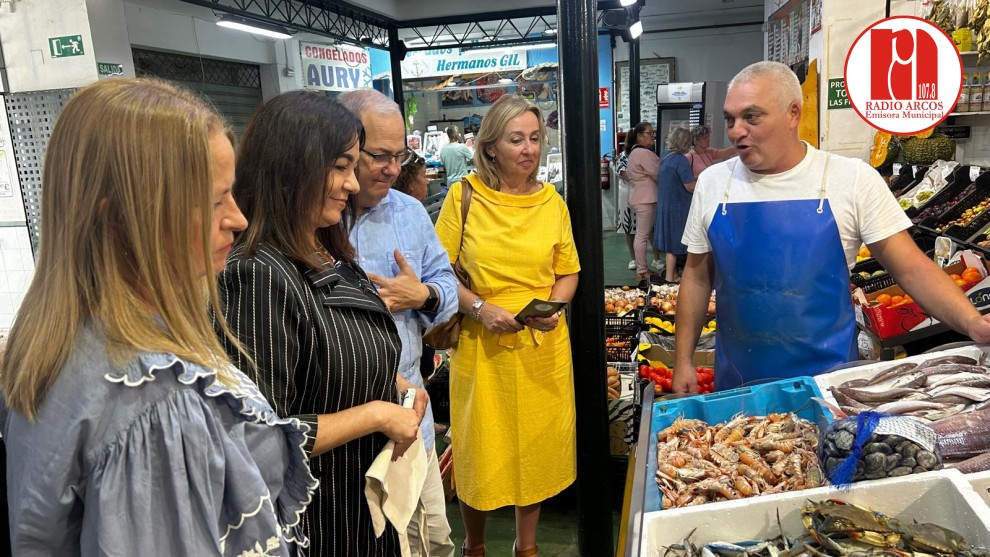 El Ayuntamiento de Arcos impulsa el consumo de pescado gaditano con “La Mar de Cádiz y su Gente”, en una jornada de promoción celebrada este miércoles