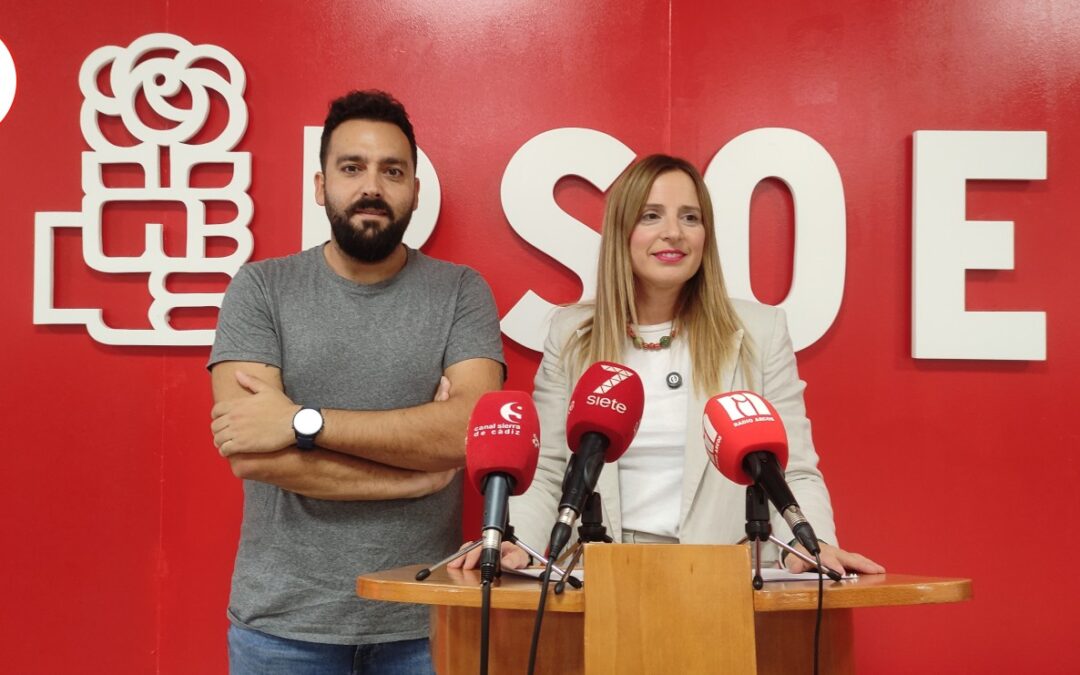 El PSOE alerta de que el cierre del puente de San Miguel amenaza a comercios y vecindad de Arcos y reprocha al equipo de gobierno la subida del agua y el retraso en el pago a proveedores